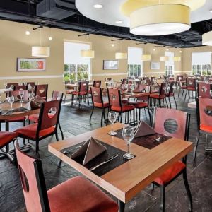 Dining area at DoubleTree By Hilton Sunrise.