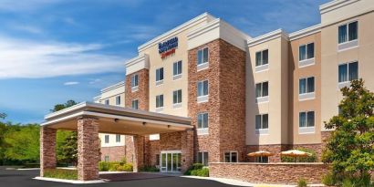 Hotel exterior at Fairfield Inn & Suites By Marriott Tallahassee Central.