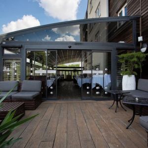 Alfresco dining perfect for coworking at DoubleTree By Hilton Bristol South - Cadbury House.