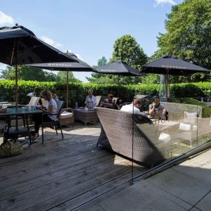 Alfresco dining perfect for coworking at DoubleTree By Hilton Bristol South - Cadbury House.