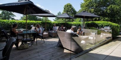 Alfresco dining perfect for coworking at DoubleTree By Hilton Bristol South - Cadbury House.