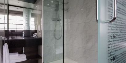 Guest bathroom with shower at DoubleTree by Hilton London Greenwich.