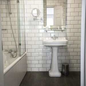 Guest bathroom with shower at DoubleTree By Hilton York.