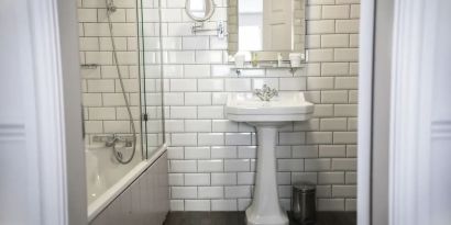 Guest bathroom with shower at DoubleTree By Hilton York.