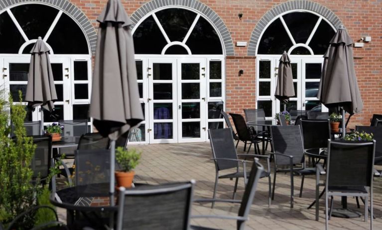 Courtyard ideal for coworking at DoubleTree By Hilton York.