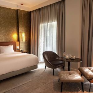 Romantic day use room with natural light at Lincoln Plaza London, Curio Collection By Hilton.