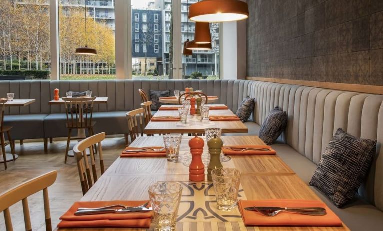 Spacious dining area perfect for coworking at Lincoln Plaza London, Curio Collection By Hilton.