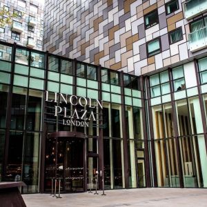 Hotel exterior at Lincoln Plaza London, Curio Collection By Hilton.