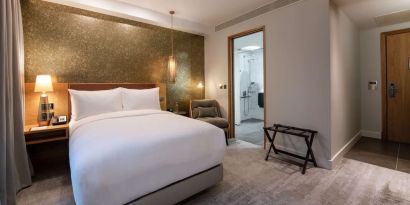 Spacious day use room at Lincoln Plaza London, Curio Collection By Hilton.