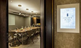 Lincoln Plaza London, Curio Collection By Hilton