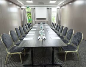 Professional meeting room at Doubletree by Hilton Glasgow Strathclyde.