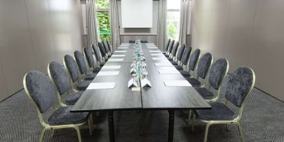 Professional meeting room at Doubletree by Hilton Glasgow Strathclyde.