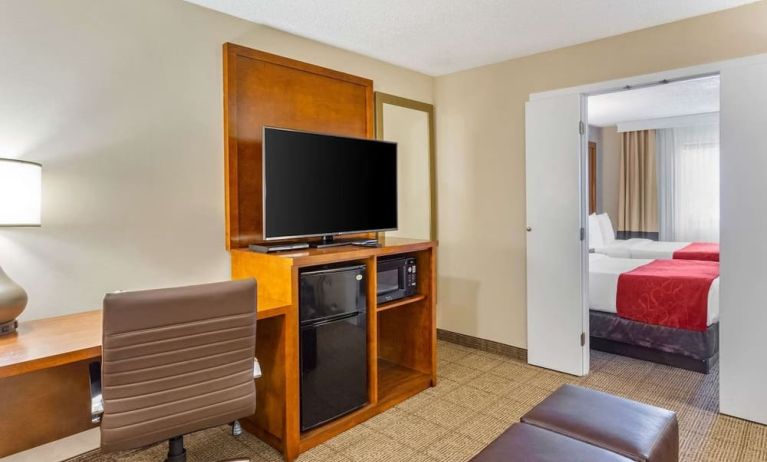 Spacious king room with TV at Comfort Suites Oakbrook Terrace.