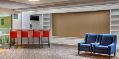 Hotel bar at Comfort Suites Oakbrook Terrace.