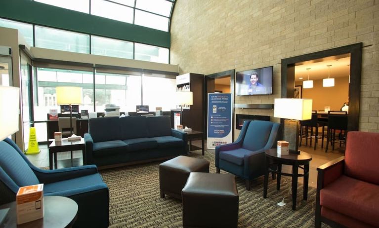 Hotel lobby at Comfort Suites Oakbrook Terrace.