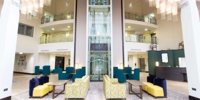 Lobby and coworking lounge at DoubleTree By Hilton Nottingham - Gateway.