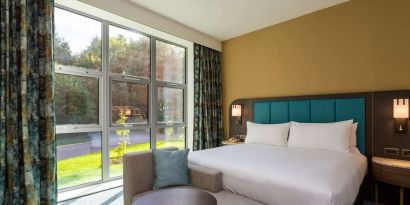 Day use room with natural light at DoubleTree By Hilton Nottingham - Gateway.