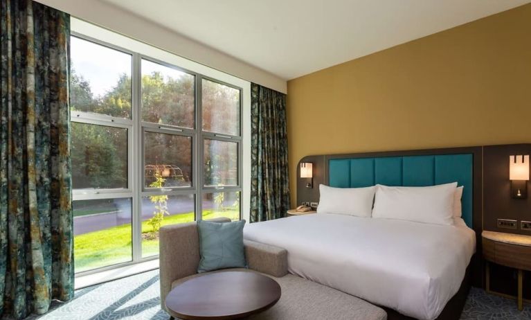 Day use room with natural light at DoubleTree By Hilton Nottingham - Gateway.