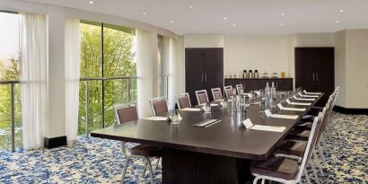 Professional meeting room at DoubleTree By Hilton Nottingham - Gateway.