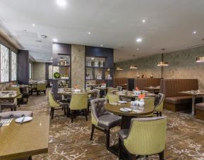 Dining area perfect for coworking at DoubleTree By Hilton Nottingham - Gateway.