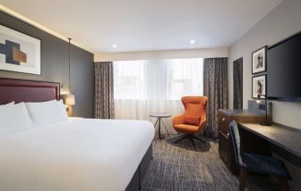 Day use room with natural light at Leonardo Royal Hotel Birmingham.
