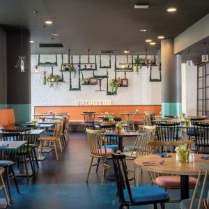 Dining area perfect for coworking at Leonardo Hotel Brighton.