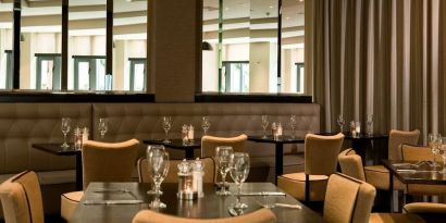 Dining area perfect for coworking at Leonardo Hotel Dublin Christchurch.