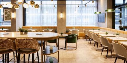 Dining area perfect for coworking at Leonardo Royal Hotel Glasgow.