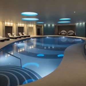 Refreshing indoor pool at Leonardo Hotel And Conference Venue Hinckley Island.