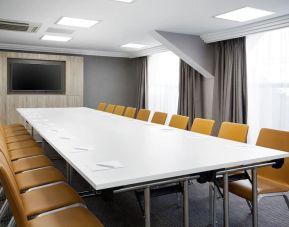 Professional meeting room at Leonardo Hotel And Conference Venue Hinckley Island.