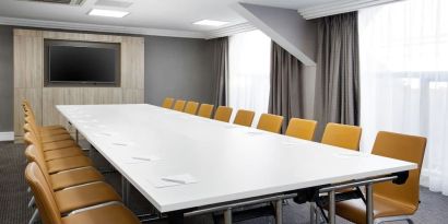 Professional meeting room at Leonardo Hotel And Conference Venue Hinckley Island.