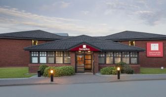 Hotel exterior at Leonardo Inn Aberdeen Airport.
