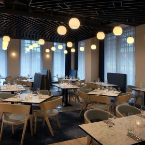 Dining area perfect for coworking at Leonardo Hotel Bristol City.