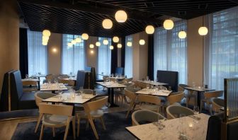 Dining area perfect for coworking at Leonardo Hotel Bristol City.