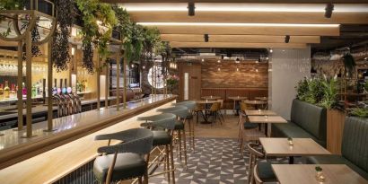 Dining area perfect for coworking at Leonardo Hotel Chester.