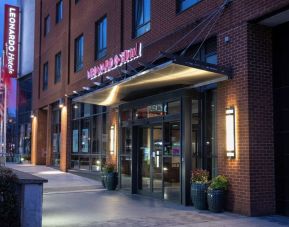 Hotel entrance at Leonardo Hotel London Watford.