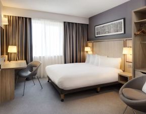 Spacious king room at Leonardo Hotel London Watford.