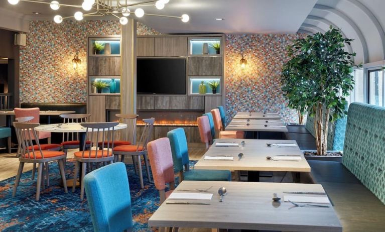 Dining area perfect for coworking at Leonardo Hotel Edinburgh Murrayfield.