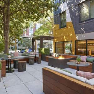 Outdoor seating at Viceroy Washington DC.