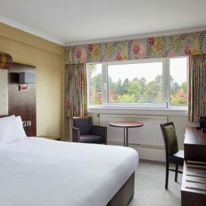 Day use room with natural light at Leonardo Inn Glasgow West End.
