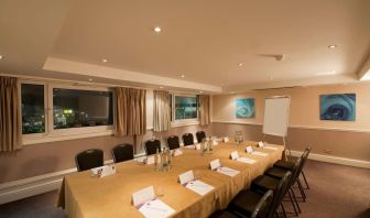 Meeting room at Leonardo Inn Glasgow West End. 