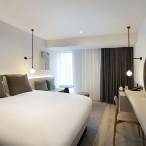 Day use room with natural light at Leonardo Hotel Manchester Piccadilly. 