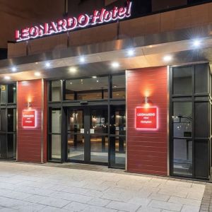 Hotel entrance at Leonardo Hotel Nottingham.