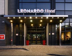 Hotel entrance at Leonardo Hotel Southampton.