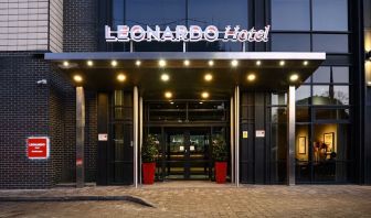 Hotel entrance at Leonardo Hotel Southampton.