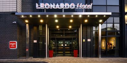 Hotel entrance at Leonardo Hotel Southampton.