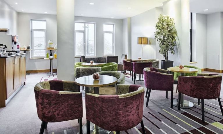 Hotel coffee shop, lounge and coworking at Leonardo Hotel Swindon.