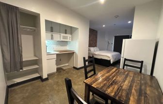 Day use room with kitchen perfect for coworking at Tribeca Hotel FiDi.