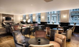 Dining area perfect for coworking at Hilton Edinburgh Carlton.