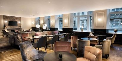 Dining area perfect for coworking at Hilton Edinburgh Carlton.